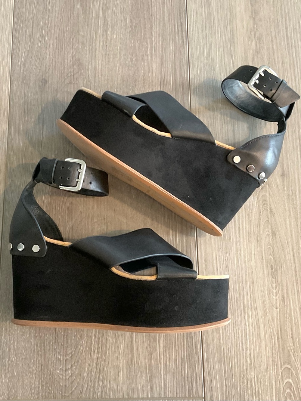 DOLCE VITA Dalrae Wedge Platform Studded Sandal in Black Leather/Suede Size 6.5